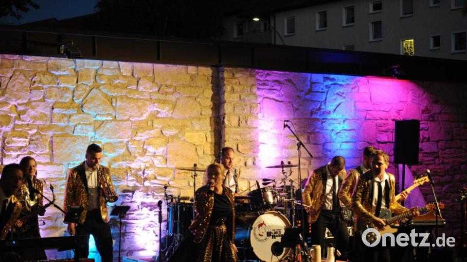 Die Funky Blues Rabbits legten beim Kummert Bräu in Amberg eine &quot;Doppelschicht&quot; ein. Zweimal vor jeweils 150 Gästen gaben sie ihren ersten Liveauftritt des Jahres. Bild: Andreas Brückmann