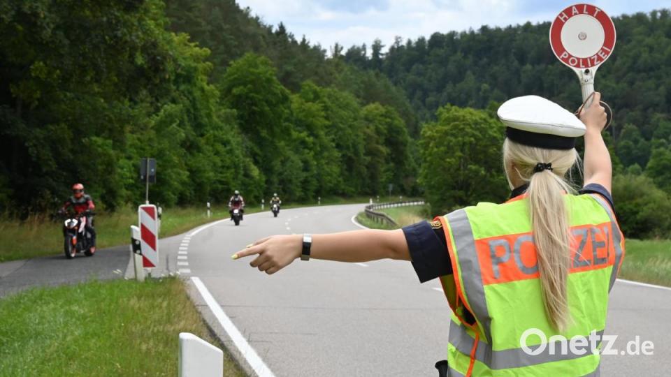 Charmant, aber deutlich die Aufforderung „bitte rechts rausfahren und anhalten“. Bild: gf