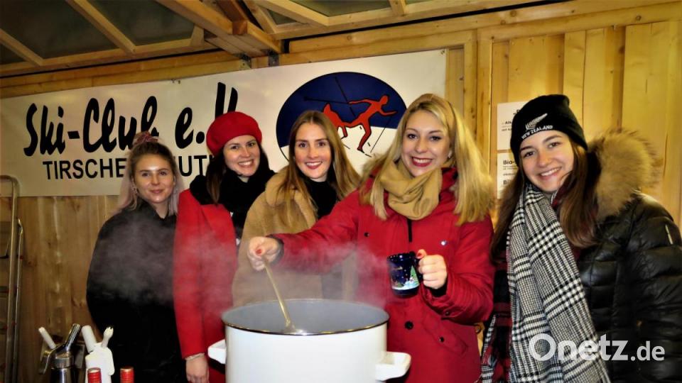Die Qual der Wahl hatten die Gäste beim Glühwein. Bild: ubb