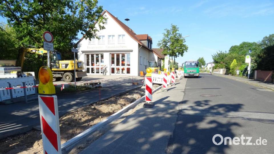 Auch in Neunkirchen auf Höhe der Feuerwehr wird am Straßenrand gearbeitet. Bild: mte