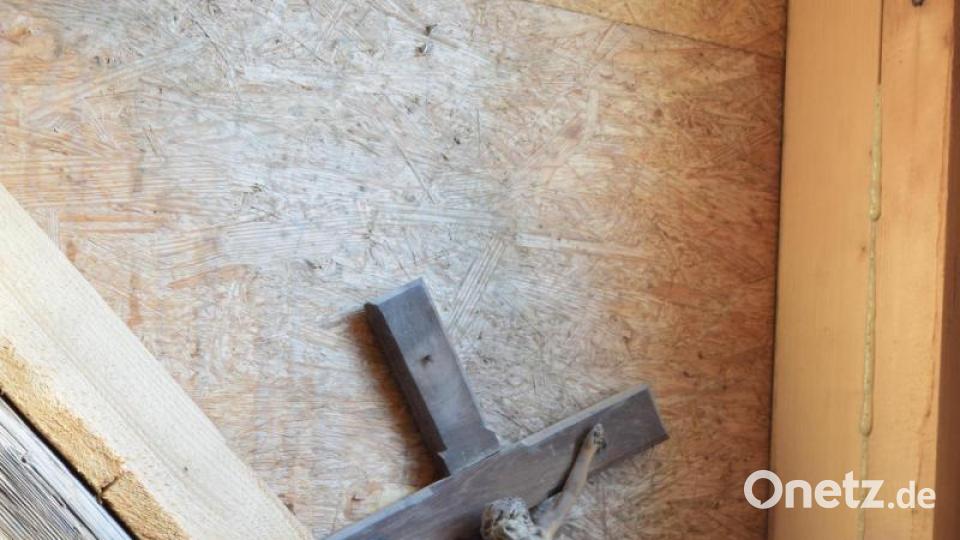 Ferdinand Lehner und seine Frau Monika Lehner-Haas haben das 200 Jahre alte Ackerbürgerhaus in der Hochwartstraße 11 in der Altstadt von Tirschenreuth saniert. Nach zwei Jahren Bauzeit können die Mieter in das Wohnquaritier einziehen. Bild: szl