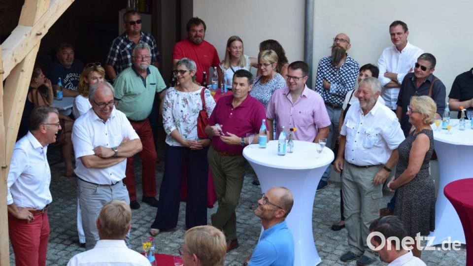 Ferdinand Lehner und seine Frau Monika Lehner-Haas haben das 200 Jahre alte Ackerbürgerhaus in der Hochwartstraße 11 in der Altstadt von Tirschenreuth saniert. Nach zwei Jahren Bauzeit können die Mieter in das Wohnquaritier einziehen. Bild: szl