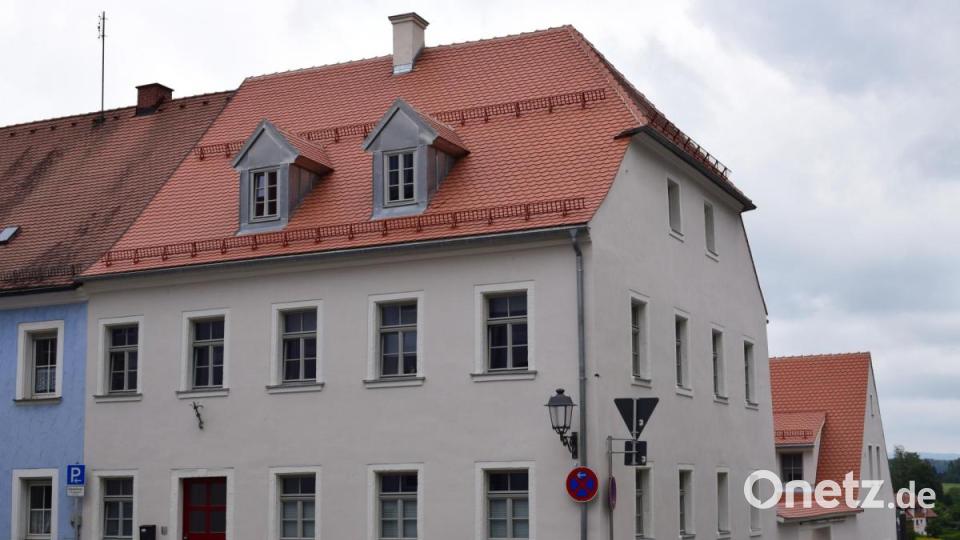 Nach zwei Jahren Bauzeit ist das Ackerbürgerhaus in der Hochwartstraße ein attraktives Wohnquartier mit vier Wohneinheiten in der Altstadt geworden. Bild: szl