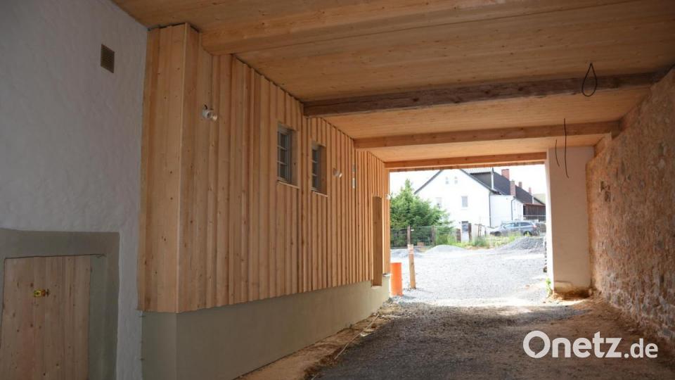 Blick vom Schafferhof auf den neuen Parkplatz Bild: jr
