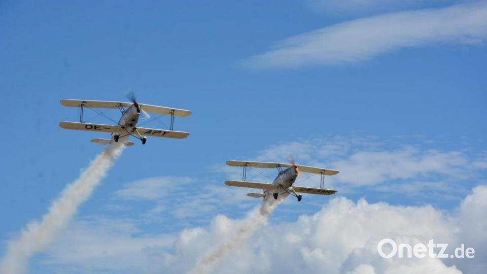 Atemberaubende Flugshows gab es bei den Egerer Flugtagen zu bewundern. Bild: jr