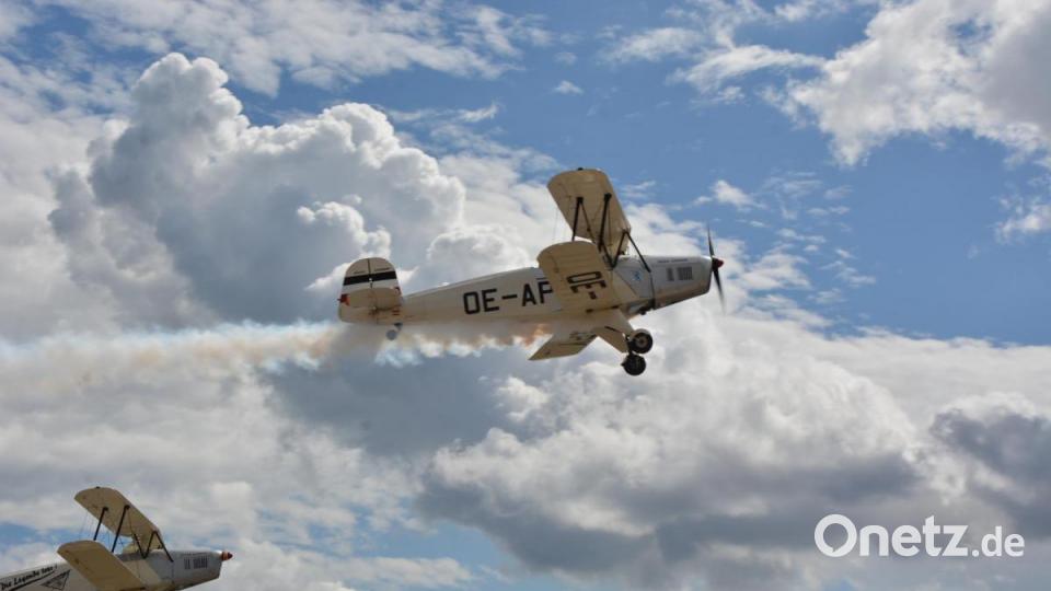 Fantastische Flugshow am Himmel über Eger. Bild: jr