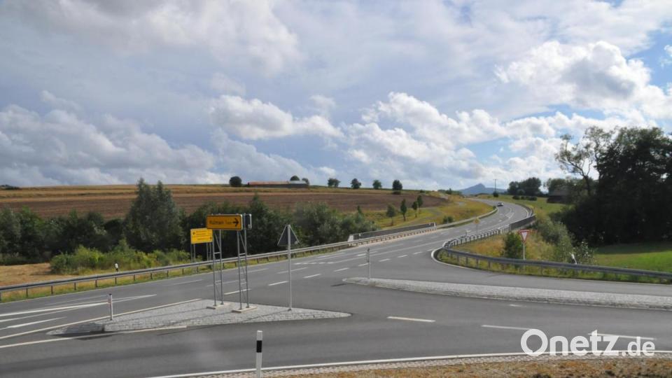 10 Jahre Spatenstich Ortsumgehung Kulmain-Süd: Hier zu sehen die nordöstliche Ortseinfahrt mit Umgehung. Bild: ak