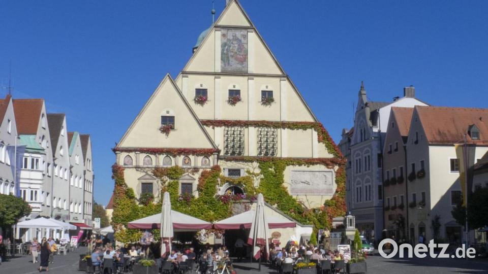Natürlich darf in Peter Kleins Bildersammlung auch das Alte Rathaus in Weiden als beliebtes Fotomotiv nicht fehlen. Bild: Peter Klein