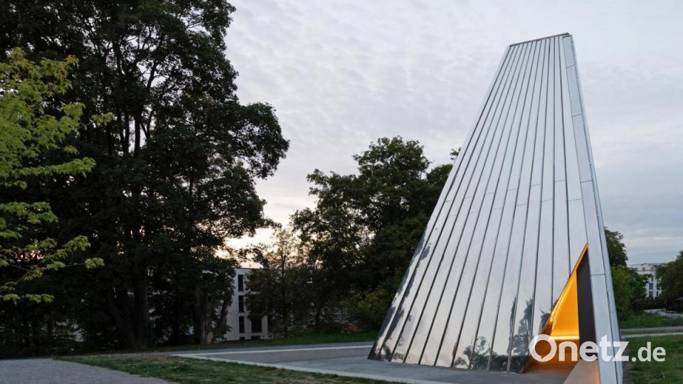 Die von Brückner &amp; Brückner Architekten geplante Wegekapelle auf dem Landesgartenschaugelände in Würzburg lädt alle Besucher ein, dort einen Ort der Einkehr und Stille zu entdecken. Bild: mju-fotografie/exb