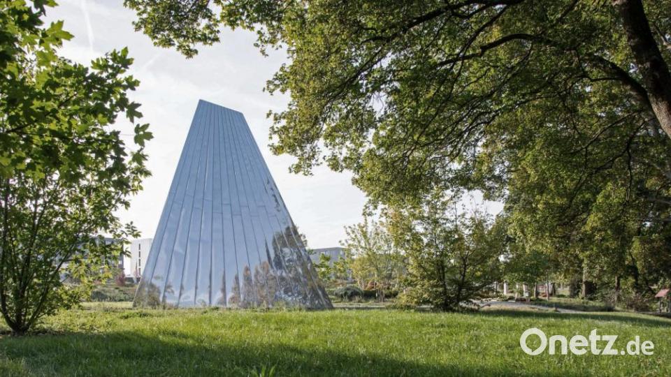 Die von Brückner &amp; Brückner Architekten geplante Wegekapelle auf dem Landesgartenschaugelände in Würzburg lädt alle Besucher ein, dort einen Ort der Einkehr und Stille zu entdecken. Bild: mju-fotografie/exb