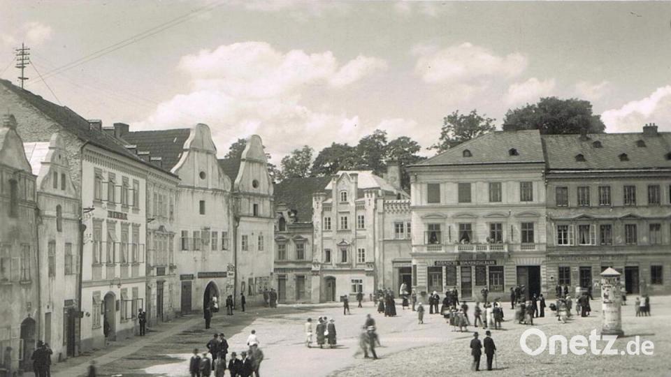 Der schöne Stadtplatz von Tachau um 1930. Bild: Archiv Heimatkreisverein Tachau