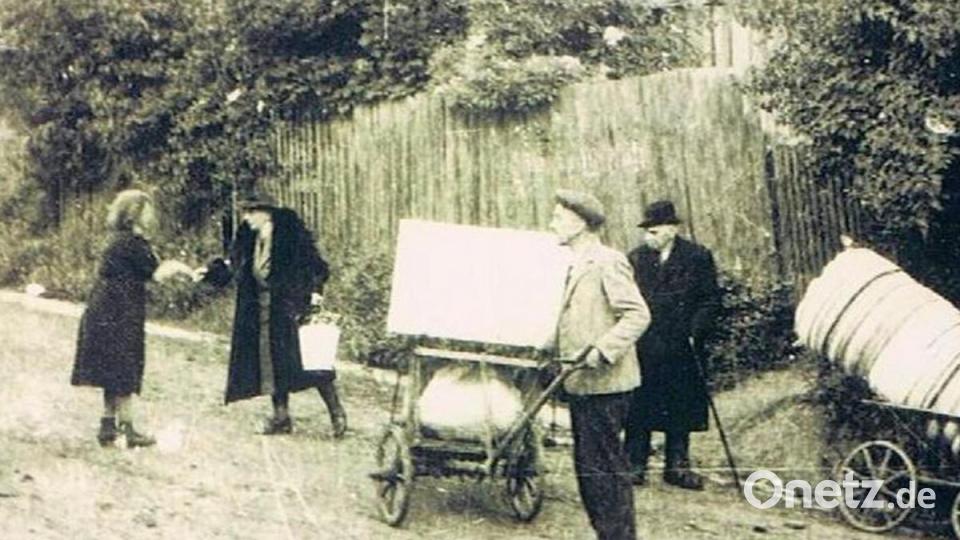 Diese Abschiedsszene zeigt einen Moment während der Vertreibung eines älteren Ehepaares in Tachau. Bild: Franz Vcelak