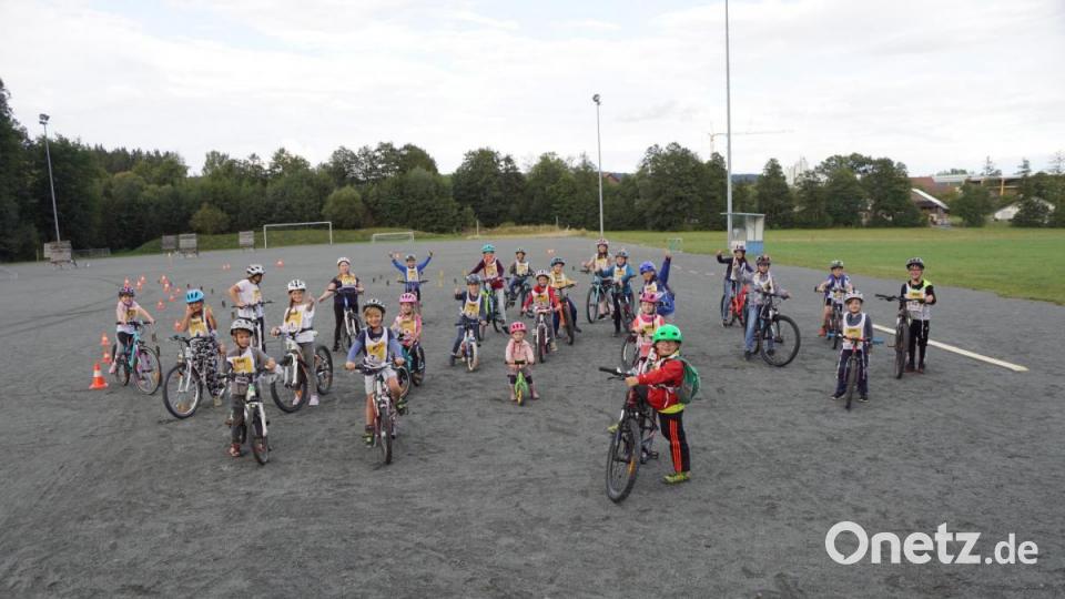 Die Teilnehmer des Ferienprogramms „Kids on Bike“ hatten sichtlich Spaß. Bild: bkr