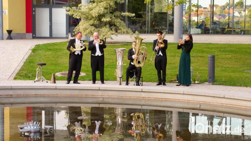 &quot;Harmonic Brass&quot; bei der Sommerreise im Stadtpark. Bild: njn