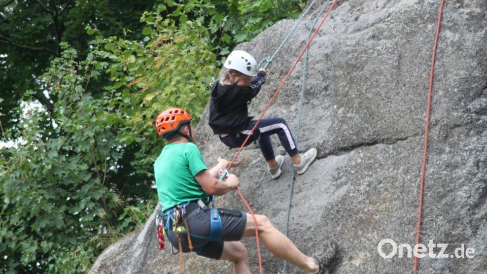 Gar nicht so einfach - Abseilen vom Felsen Bild: wrt