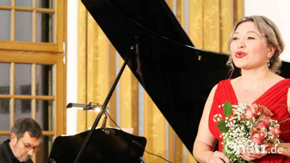 Hätte, hätte, Operette. Mit Sängerin Tamara-Raphaela Hirschmann und Pianist Peter Pollinger. Bild: Evi Wagner