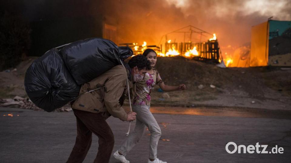 Durch den Brand im Lager Moria, das eigentlich nur auf 2800 Bewohner ausgelegt war, sind auf einen Schlag mehr als 12 000 Migranten auf Lesbos ohne Bleibe. Bild: Socrates Baltagiannis