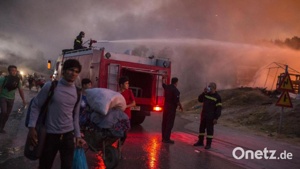 Durch den Brand im Lager Moria, das eigentlich nur auf 2800 Bewohner ausgelegt war, sind auf einen Schlag mehr als 12 000 Migranten auf Lesbos ohne Bleibe. Bild: Socrates Baltagiannis