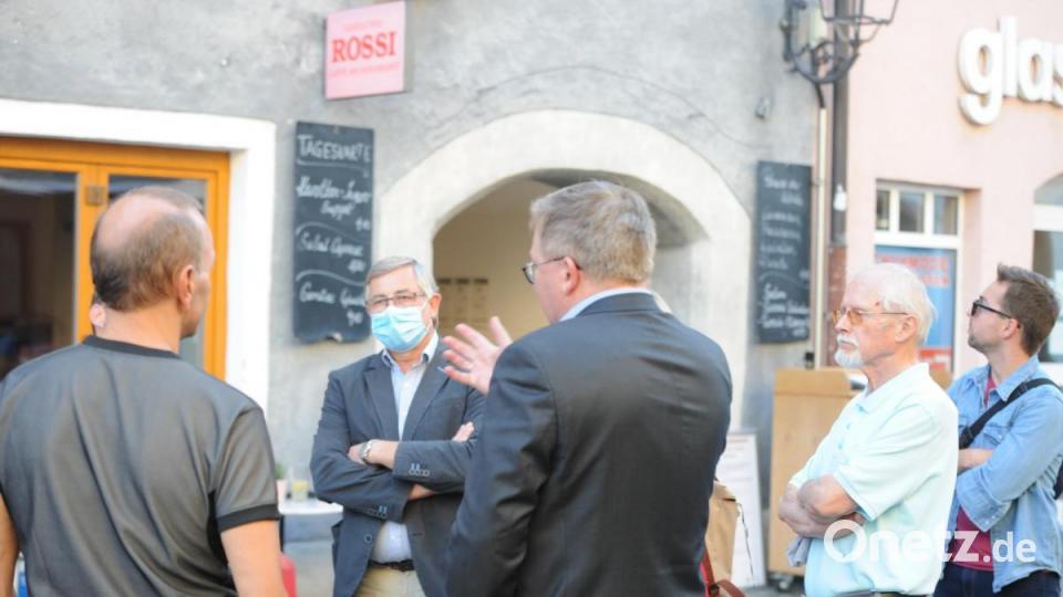 Gesprächsrunde am Roßmarkt. Bild: Andreas Brückmann