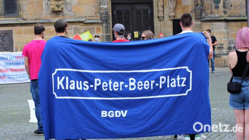 Demonstration gegen das Vergessen Bild: Williamson, Dagmar