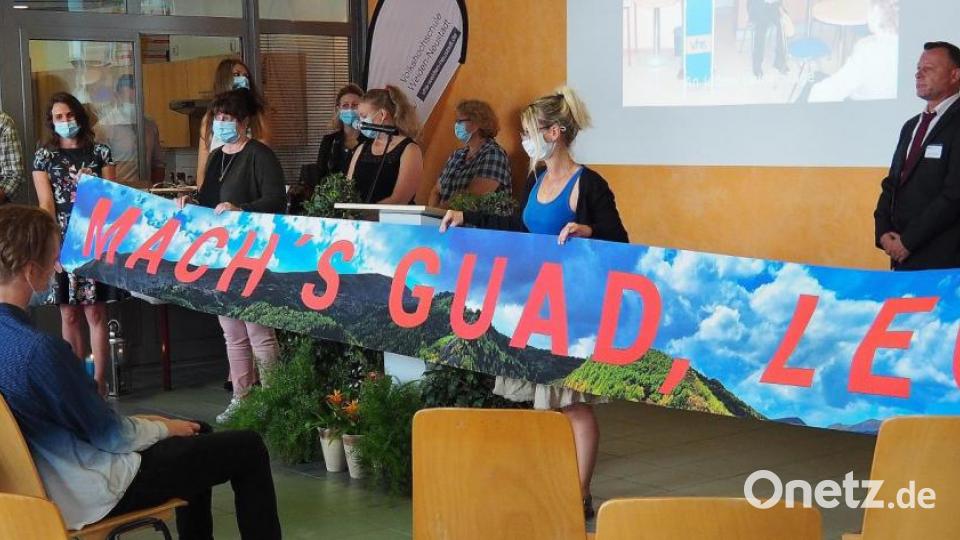 Abschiedsszene für Leonhard Dietrich von seinen Kollegen. Bild: Bühner