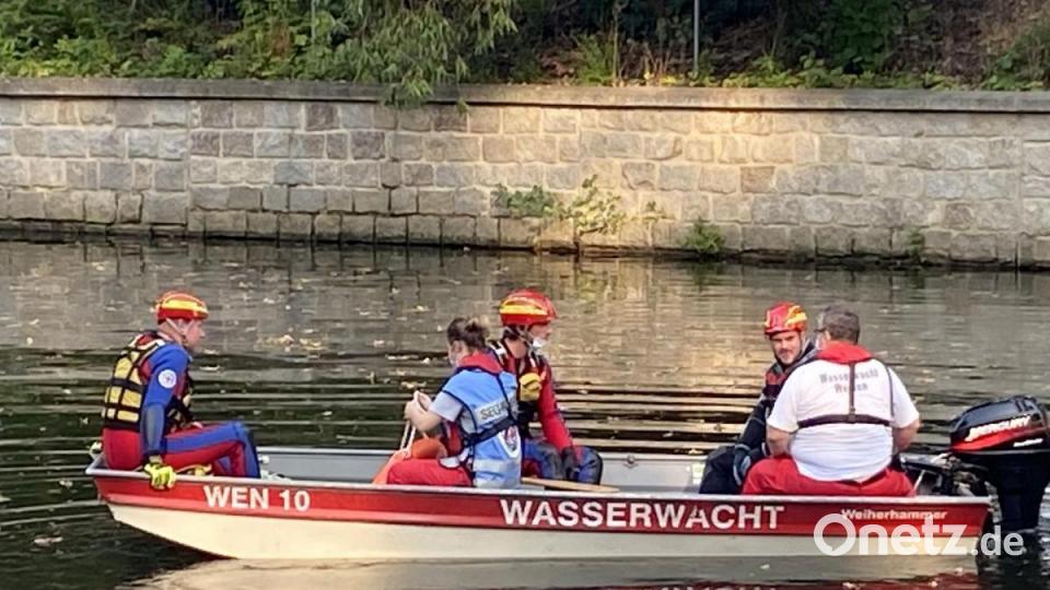 Wasserwacht, Feuerwehr und Polizei waren bei der Vermisstensuche im Einsatz. Bild: Gustl Beer