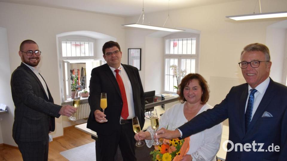 Einweihung der neuen Geschäftsstelle von &quot;Leben Plus&quot; in Tirschenreuth. Bild: szl