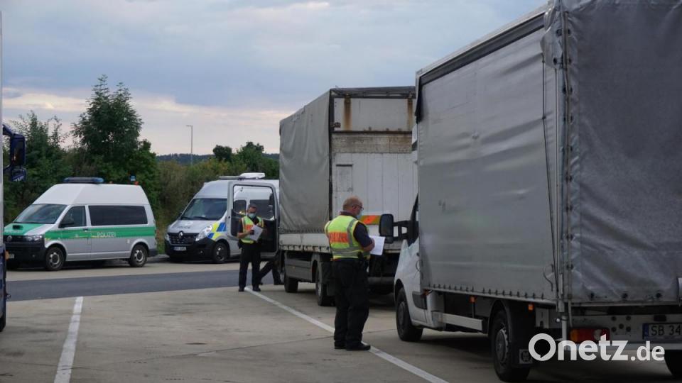 Wesentlicher Schwerpunkt der Aktion ist die Kontrolle von Lastwagen. Bild: jut