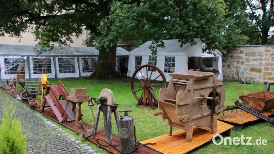 Viele historische Exponate wurden angeboten. Diese sind mehrfach vorhanden oder passen nicht mehr zum Konzept des Heimatvereins. Bild: sne