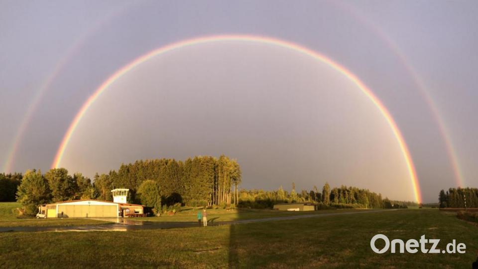 Regenbogen beim Flugplatz in Erbendorf, fotografiert von Gerhard Göhrling. Bild: gdö