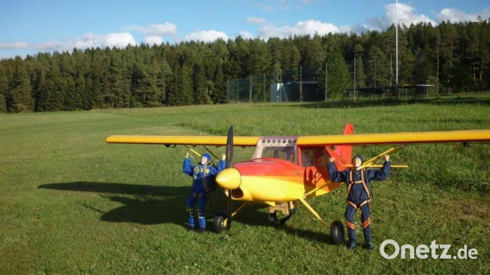 Dieses kleine Modellflugzeug bringt die Sperrholz-Mannen in die Luft. Bild: exb