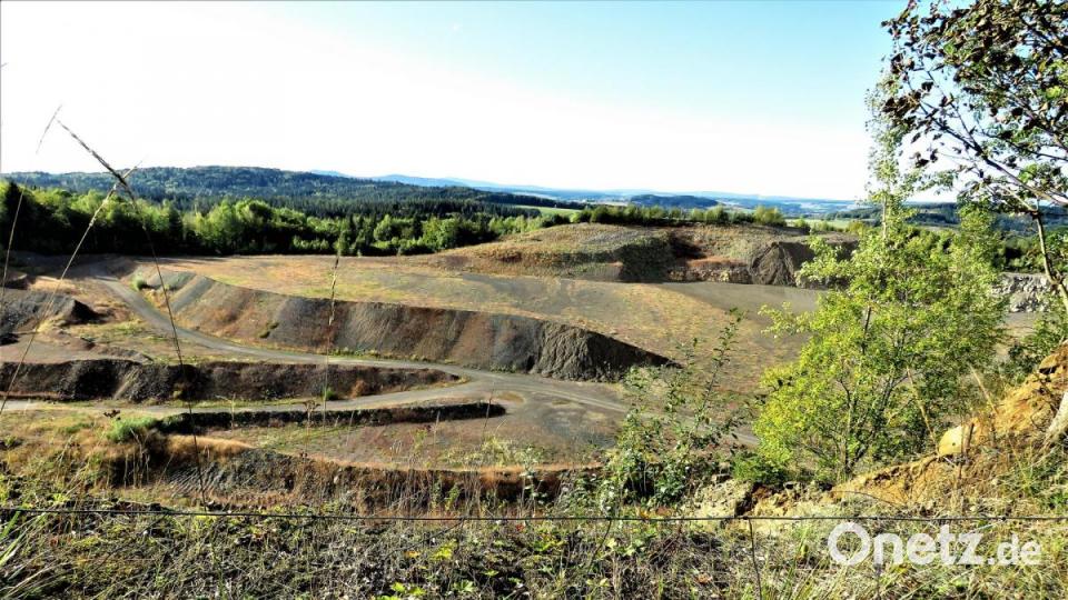 Blick von oben am Teichelberg auf das Abbruchgelände. Bild: ubb