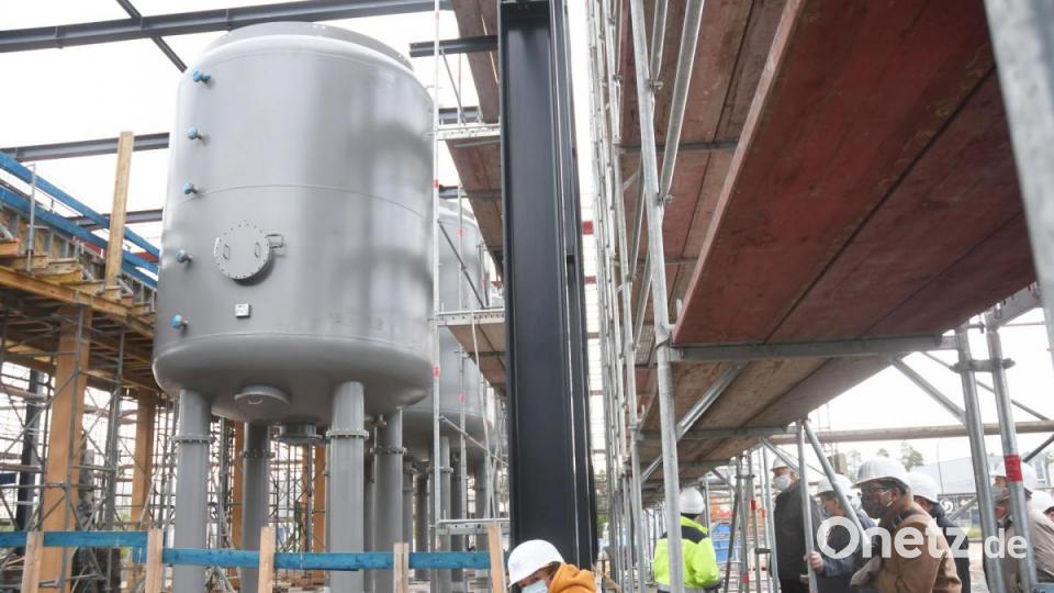 In einem Gewirr an Stahlträgern und Betonstützen zeigt sich der technische Bereich des neuen Wasserwerks. Bild: Gabi Schönberger