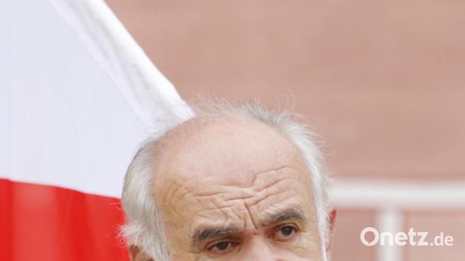 Wolfgang Berndt vom DGB Ortskartell betonte: &quot;Als Gewerkschaften halten wir über verschiedene Branchen hinweg zusammen. Es ist wichtig, dass der öffentliche Dienst jetzt Flagge zeigt!&quot; Bild: mfh