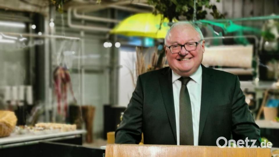 „Wir Ausscheider haben gerne für unsere Heimatstadt gearbeitet“, sagte Bürgermeister a.D. Heinz Weigl. Bild: Portner