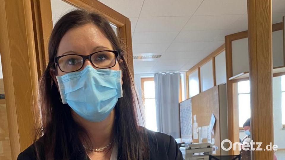 Die Hütte ist voll: Mit diesem Schild konnte jeder selbst dazu beitragen, dass sich die Besucherzahlen in den Hofstellen den Hygienebestimmungen entsprechend in Grenzen hielten. Bild: bnr