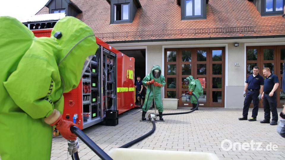 Umpumpen einer Flüssigkeiten mit Hilfe einer Membranpumpe Bild: egl