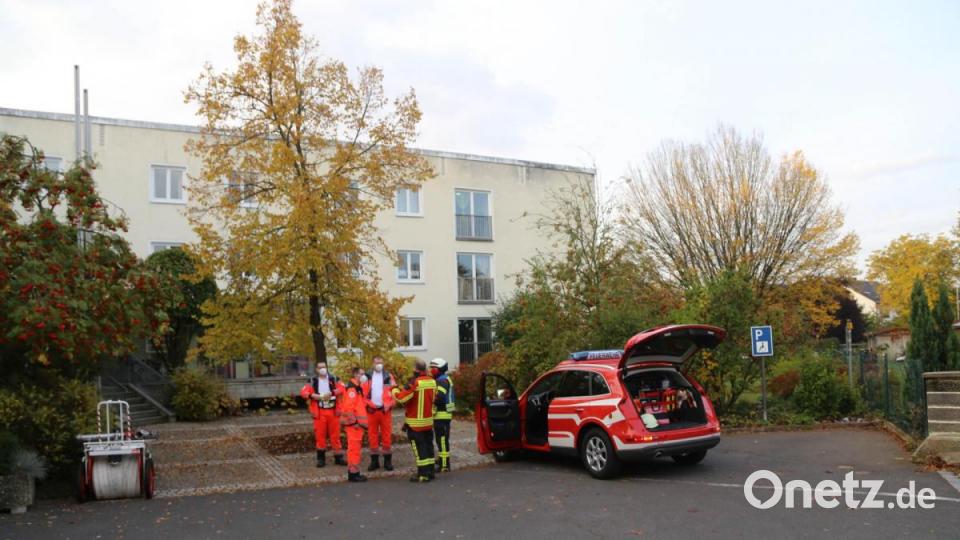 Auch der Rettungsdienst hielt sich in Bereitschaft. Bild: rw