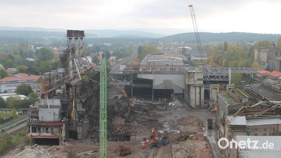 Auf der Webcam von Asamnet sind die drei Fackeln noch gut zu sehen. Dieses Foto entstand am Montag, 7. Oktober, um 9.54 Uhr. Genau 24 Stunden später sieht die Szenerie anders aus... Bild: Asamnet.de