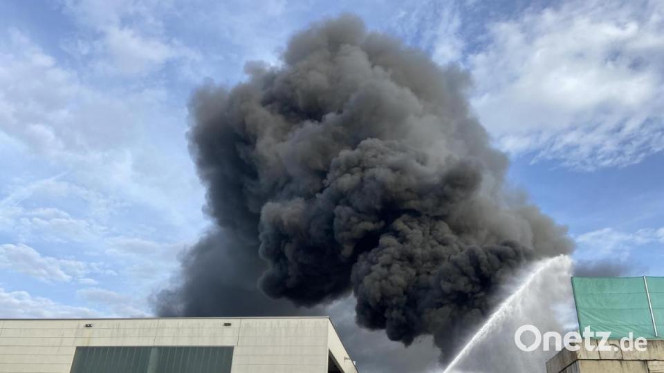 Feuer im Industriegebiet Bild: Gustl Beer