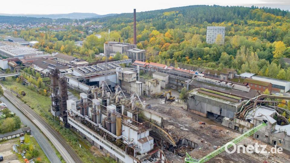 Die Köpfe der Gas-Fackeln der Maxhütte in Sulzbach-Rosenberg sind verschwunden. Bild: Thilo Hierstetter