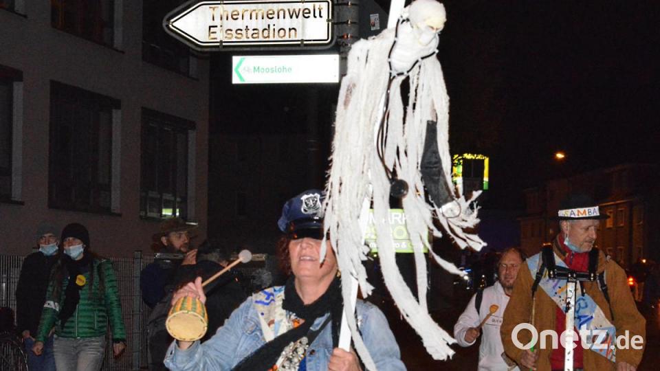 Teilnehmer des &quot;Friedensmarsches&quot;. Bild: Kunz