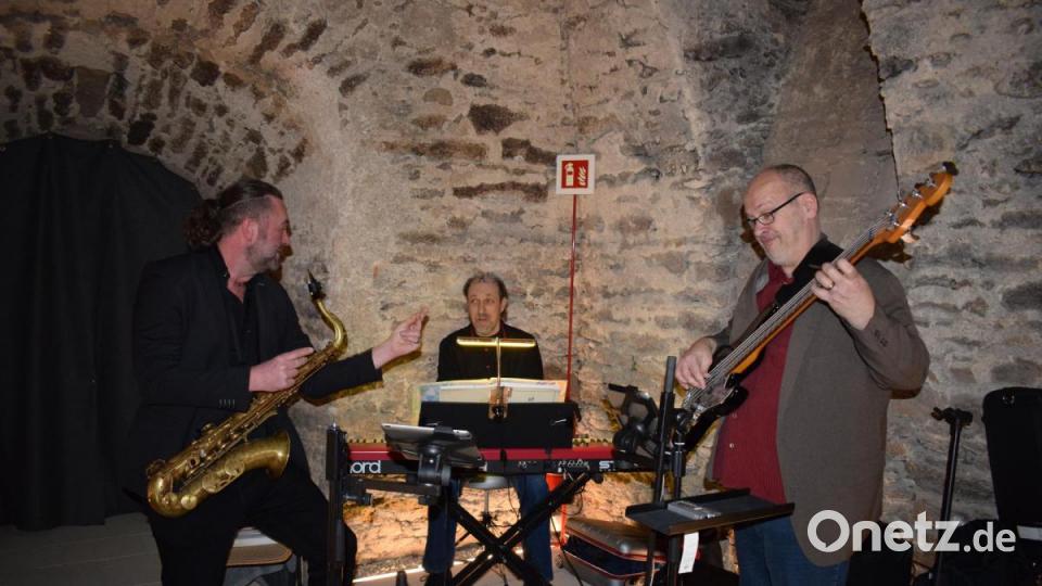 Zwischen den Begrüßungsreden und bei anschließenden Imbiss unterhielt das King-Size-Trio. Bild: szl
