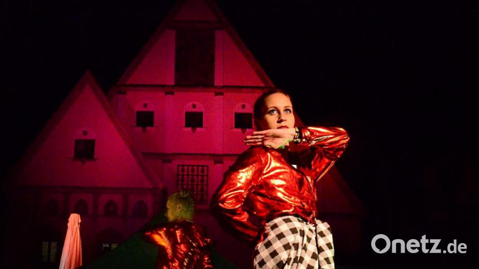 Das Tanzstudio Natalie Dotzler begeistert auf der Rathausbühne. Bild: Kunz