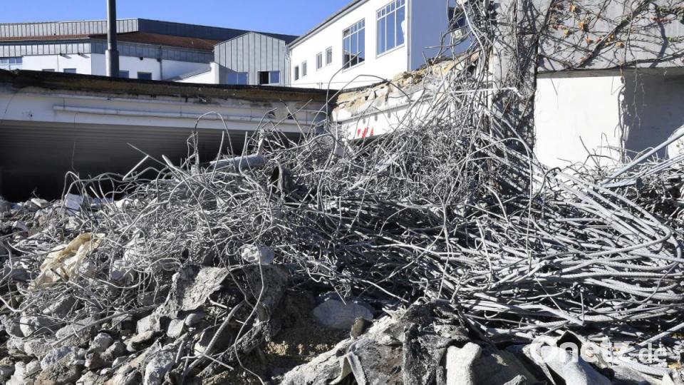 Bild: Hartl
Abbrucharbeiten am Lilien-Centers in 
Sulzbach-Rosenberg Bild: Petra Hartl