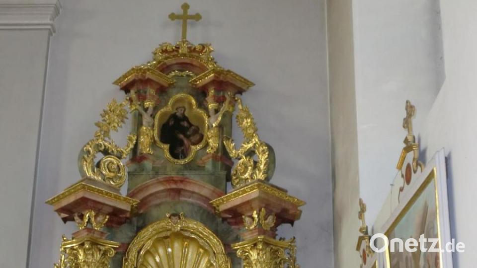 300 Jahre alter Seitenaltar des Heiligen Josef in der Pfarrkirche Bild: sh