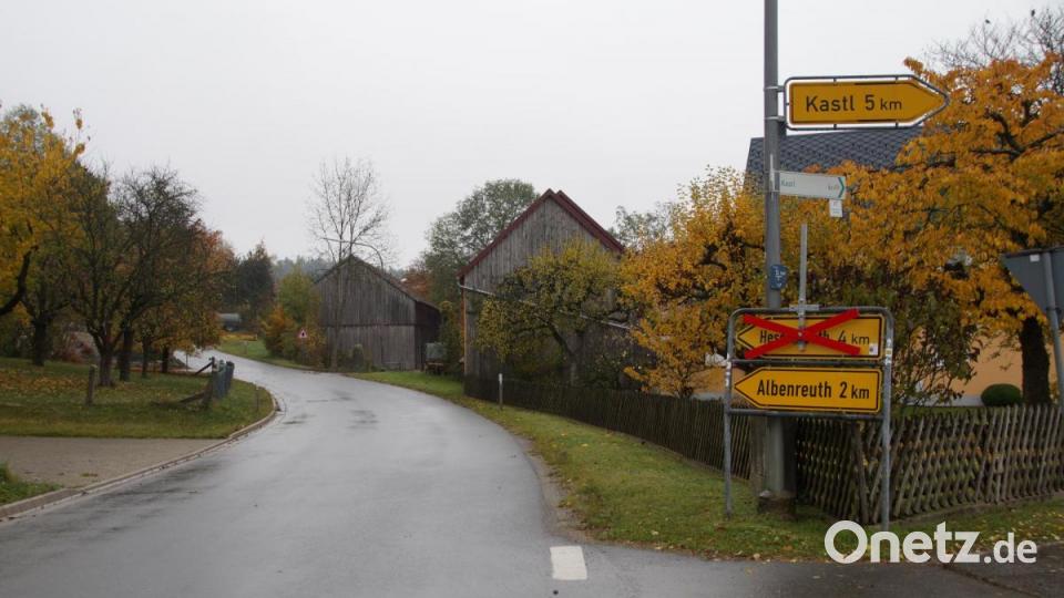 Die Kreisstraße TIR 28 von Atzmannsberg nach Hessenreuth bleibt bis Mitte nächsten Jahres gesperrt. Bild: kaz