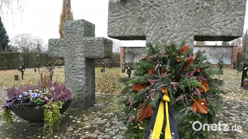 Die Soldatengräber auf dem Amberger Katharinenfriedhof. Bild: Petra Hartl
