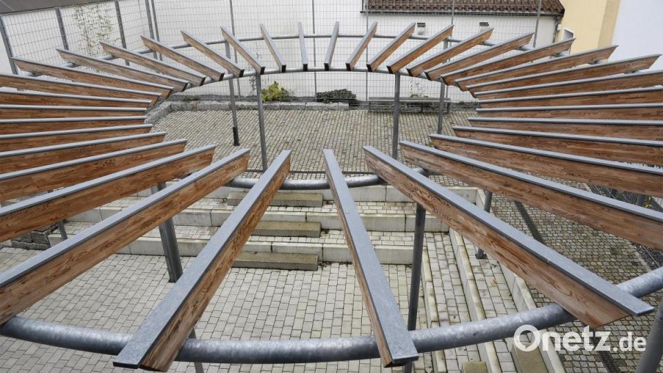Im Innenhof geht&#039;s rund, dank einer Pergola. Bild: Petra Hartl