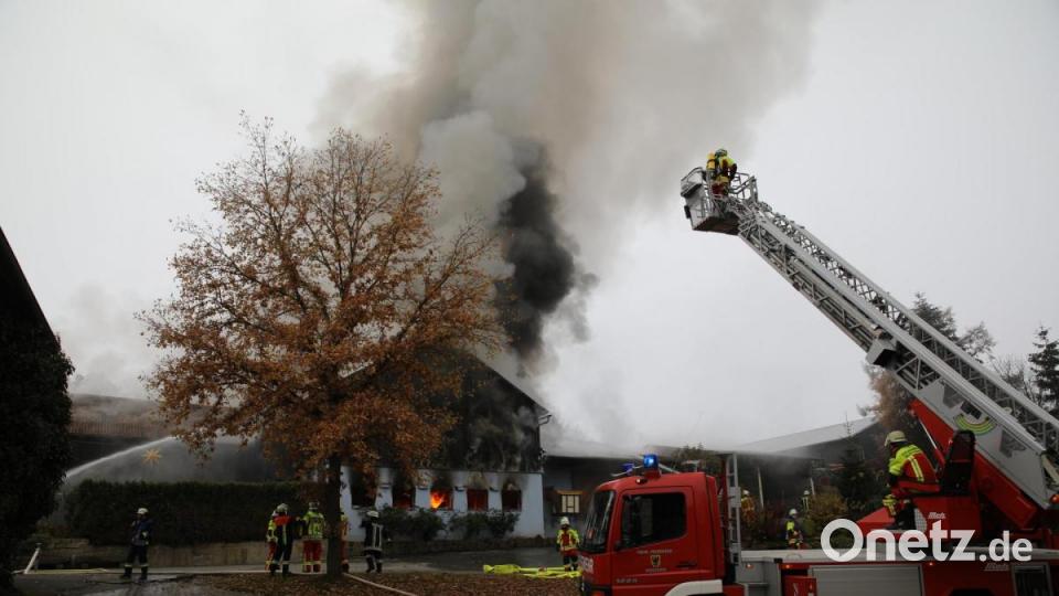 In Erbendorf hat eine landwirtschaftliche Halle gebrannt. Bild: njn